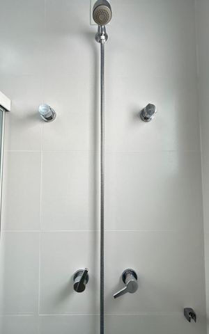 Casa para alugar com 289m², 4 quartos e 2 vagas Casa para alugar com 289m², 4 quartos e 2 vagasBanheiro suíte 1