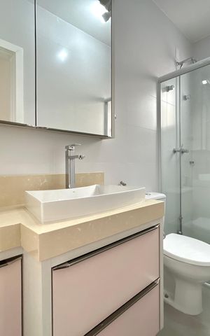 Casa para alugar com 289m², 4 quartos e 2 vagas Casa para alugar com 289m², 4 quartos e 2 vagasBanheiro suíte 1