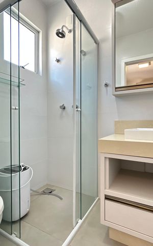 Casa para alugar com 289m², 4 quartos e 2 vagas Casa para alugar com 289m², 4 quartos e 2 vagasBanheiro suíte 2
