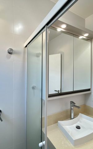 Casa para alugar com 289m², 4 quartos e 2 vagas Casa para alugar com 289m², 4 quartos e 2 vagasBanheiro suíte 2