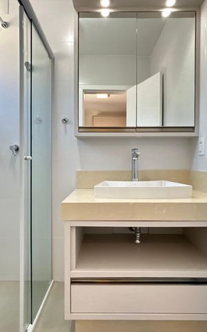 Casa para alugar com 289m², 4 quartos e 2 vagas Casa para alugar com 289m², 4 quartos e 2 vagasBanheiro suíte 2
