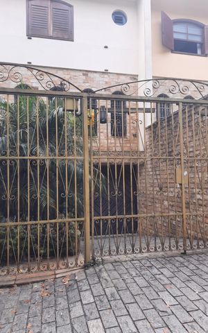 Casa à venda com 400m², 3 quartos e 7 vagas