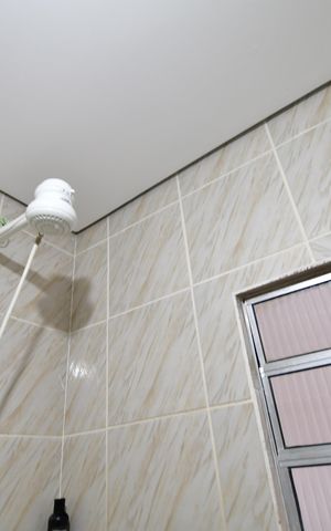 Casa à venda com 200m², 3 quartos e 2 vagasBanheiro 
