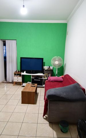 Casa à venda com 200m², 3 quartos e 2 vagasSala