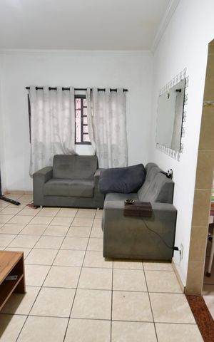Casa à venda com 200m², 3 quartos e 2 vagasSala