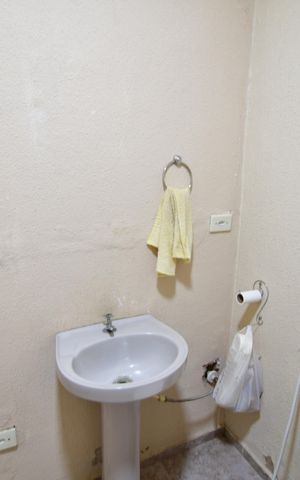 Casa à venda com 200m², 3 quartos e 2 vagasBanheiro