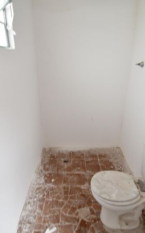 Casa à venda com 200m², 3 quartos e 2 vagasBanheiro de serviço