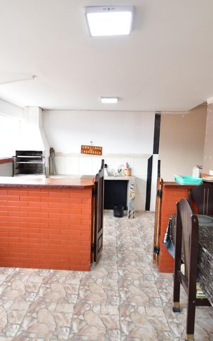 Casa à venda com 200m², 3 quartos e 2 vagasChurrasqueira