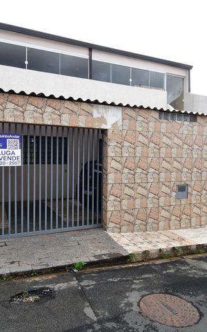 Casa à venda com 200m², 3 quartos e 2 vagasFachada / Placa