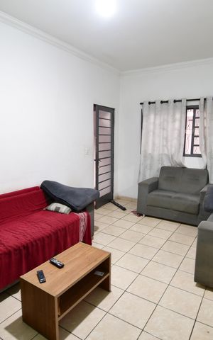 Casa à venda com 200m², 3 quartos e 2 vagasSala