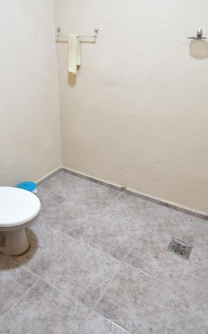 Casa à venda com 200m², 3 quartos e 2 vagasBanheiro