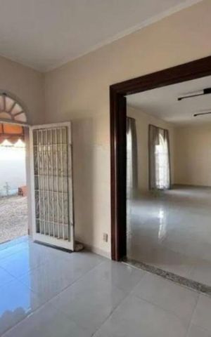 Casa à venda com 450m², 4 quartos e 4 vagasSala