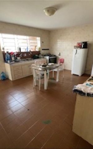 Casa à venda com 250m², 3 quartos e 1 vaga
