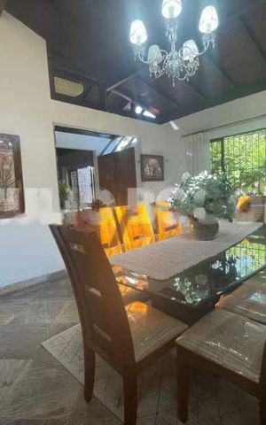Casa à venda com 118m², 3 quartos e 5 vagas