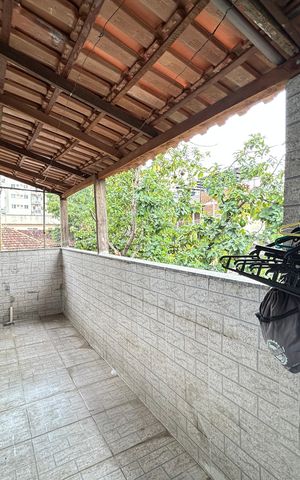 Casa para alugar com 120m², 4 quartos e sem vagaVaranda