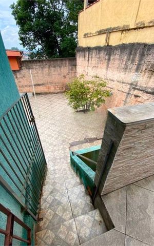Casa à venda com 72m², 2 quartos e 4 vagas
