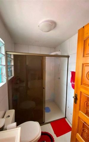 Casa à venda com 72m², 2 quartos e 4 vagas