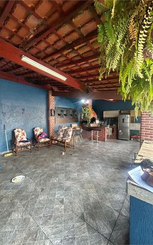 Casa à venda com 260m², 3 quartos e 4 vagas