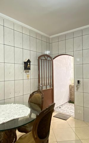 Casa à venda com 190m², 3 quartos e 2 vagas Casa à venda com 190m², 3 quartos e 2 vagasCozinha