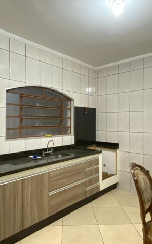 Casa à venda com 190m², 3 quartos e 2 vagas Casa à venda com 190m², 3 quartos e 2 vagasCozinha