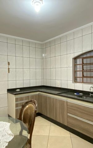 Casa à venda com 190m², 3 quartos e 2 vagas Casa à venda com 190m², 3 quartos e 2 vagasCozinha