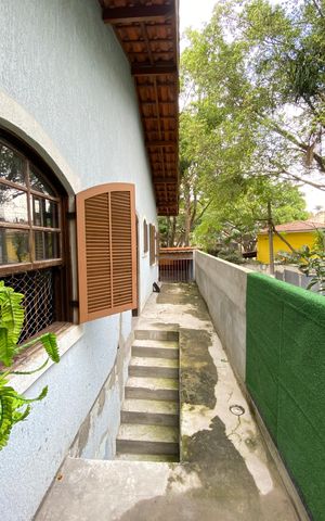 Casa à venda com 190m², 3 quartos e 2 vagas Casa à venda com 190m², 3 quartos e 2 vagasCorredor - Lateral