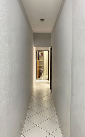 Casa à venda com 190m², 3 quartos e 2 vagas Casa à venda com 190m², 3 quartos e 2 vagasCorredor - Quartos