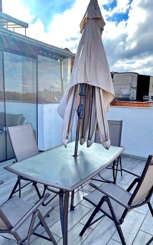 Casa para alugar com 300m², 2 quartos e 1 vaga Casa para alugar com 300m², 2 quartos e 1 vagaVaranda da Sala