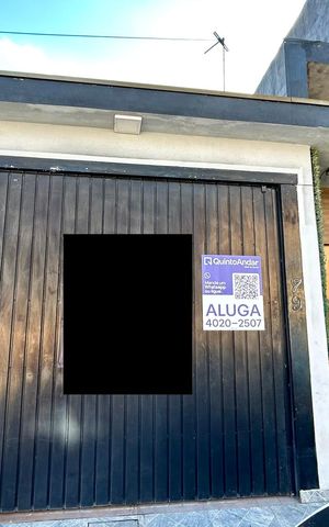 Casa para alugar com 300m², 2 quartos e 1 vaga Casa para alugar com 300m², 2 quartos e 1 vagaPlaca instalada na fachada do imóvel