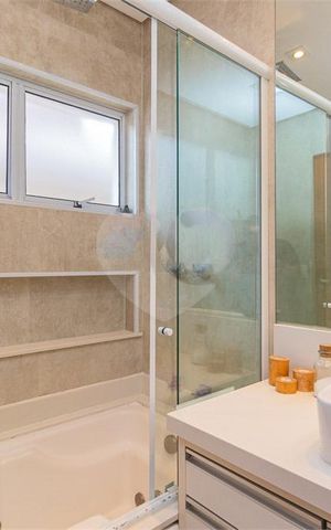 Casa à venda com 200m², 4 quartos e 2 vagas