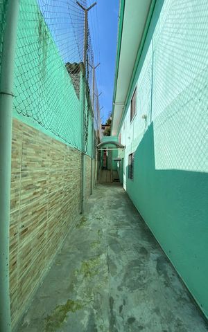Casa à venda com 185m², 3 quartos e 2 vagas Casa à venda com 185m², 3 quartos e 2 vagasArea Externa