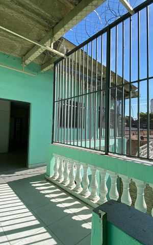 Casa à venda com 185m², 3 quartos e 2 vagas Casa à venda com 185m², 3 quartos e 2 vagasAcesso área externa