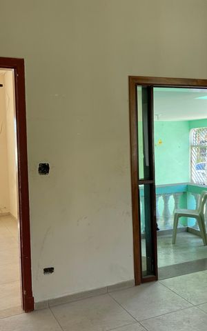 Casa à venda com 185m², 3 quartos e 2 vagas Casa à venda com 185m², 3 quartos e 2 vagasSala