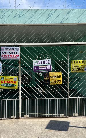 Casa à venda com 185m², 3 quartos e 2 vagas Casa à venda com 185m², 3 quartos e 2 vagasFachada