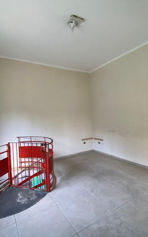 Casa à venda com 185m², 3 quartos e 2 vagas Casa à venda com 185m², 3 quartos e 2 vagasSala