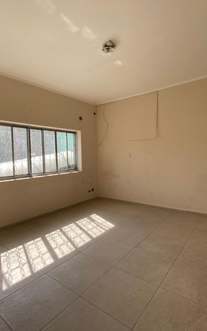 Casa à venda com 185m², 3 quartos e 2 vagas Casa à venda com 185m², 3 quartos e 2 vagasSala