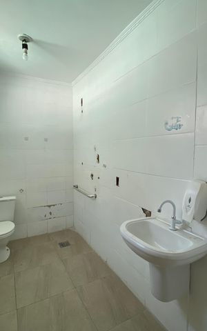 Casa à venda com 185m², 3 quartos e 2 vagas Casa à venda com 185m², 3 quartos e 2 vagasBanheiro