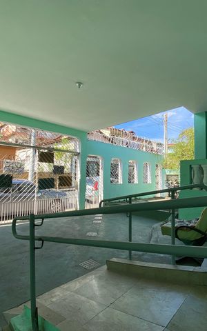 Casa à venda com 185m², 3 quartos e 2 vagas Casa à venda com 185m², 3 quartos e 2 vagasGaragem