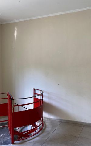 Casa à venda com 185m², 3 quartos e 2 vagas Casa à venda com 185m², 3 quartos e 2 vagasSala