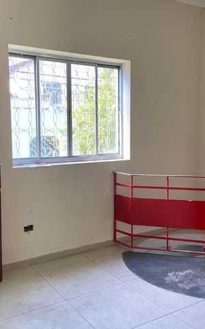 Casa à venda com 185m², 3 quartos e 2 vagas Casa à venda com 185m², 3 quartos e 2 vagasSala