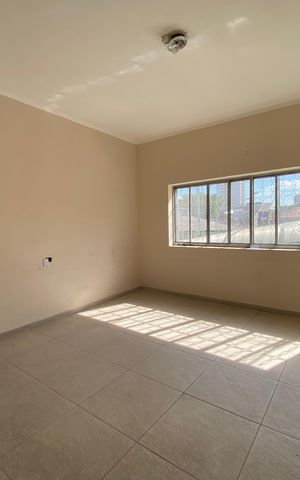 Casa à venda com 185m², 3 quartos e 2 vagas Casa à venda com 185m², 3 quartos e 2 vagasSala