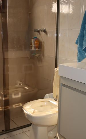 Casa à venda com 132m², 3 quartos e 4 vagasBanheiro piso superior