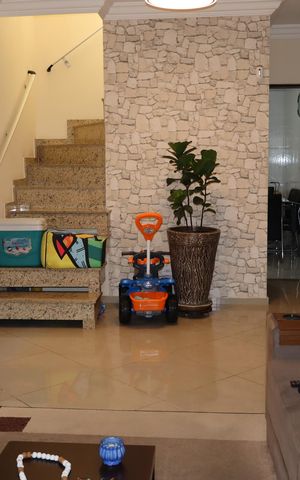 Casa à venda com 132m², 3 quartos e 4 vagasSala