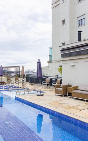 Apartamento à venda com 120m², 3 quartos e 2 vagasÁrea comum - Piscina