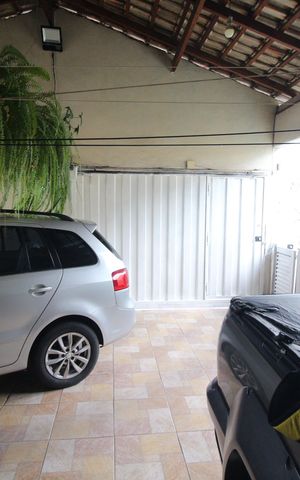 Casa à venda com 200m², 3 quartos e 3 vagasQuintal