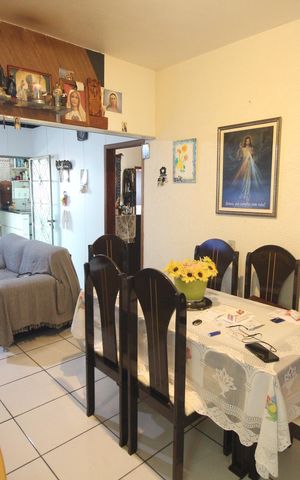 Casa à venda com 200m², 3 quartos e 3 vagasSala