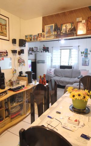 Casa à venda com 200m², 3 quartos e 3 vagasSala
