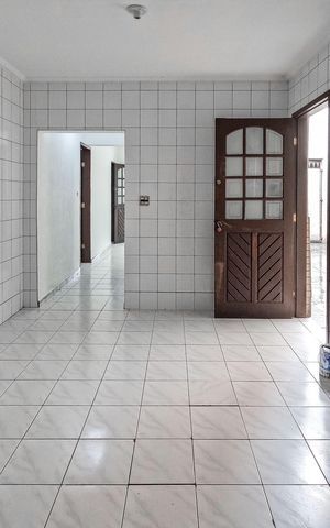 Casa à venda com 132m², 3 quartos e 5 vagas