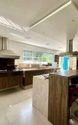 Casa para alugar com 220m², 5 quartos e 4 vagas Casa para alugar com 220m², 5 quartos e 4 vagasCozinha