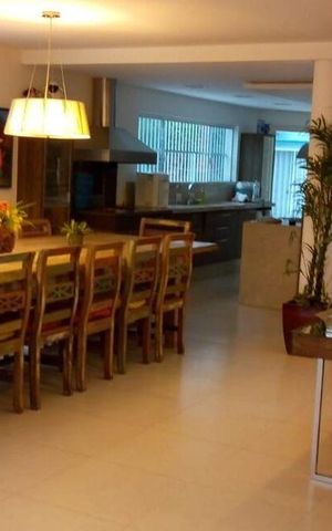 Casa para alugar com 220m², 5 quartos e 4 vagas Casa para alugar com 220m², 5 quartos e 4 vagasCozinha